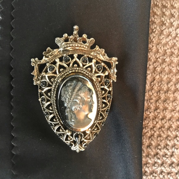 Vintage cameo brooch - Picture 2 of 10